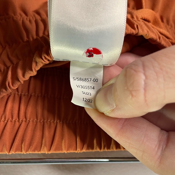 Athleta Orange Arrival Midi Skirt Hiking Camping UPF 50+ Relaxed Fit Pockets - Picture 6 of 7